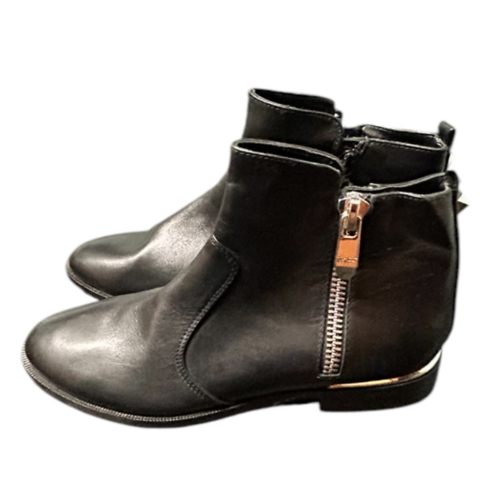 Marc Fisher Black Leather Ankle Boots Size 6  NEW